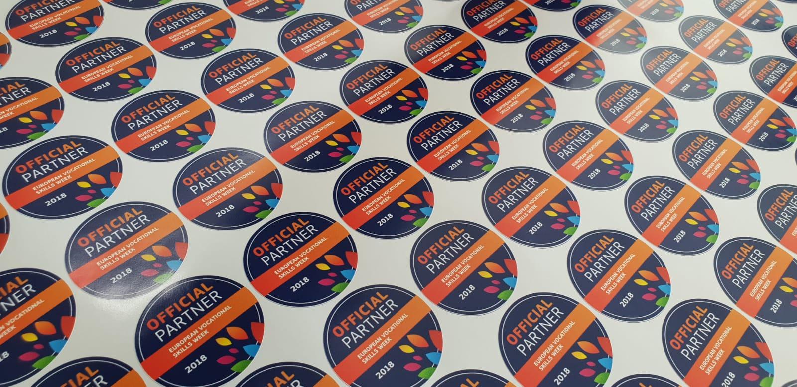 etichete autocolant etichete autoadezive rotunde ovale etichete care se lipesc pe orice suprafata